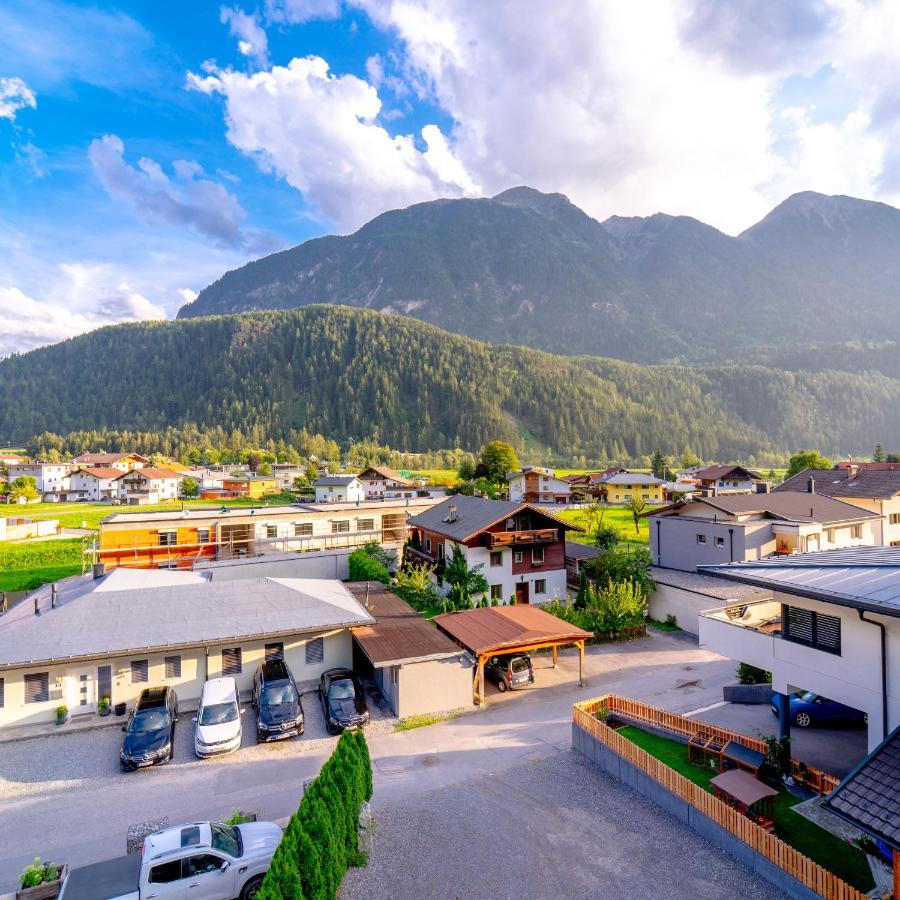 Urlaubsplatzl Appartements Oetz Exterior foto